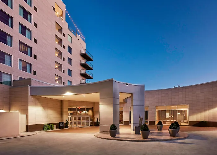 Ac Hotel By Marriott Cincinnati At The Banks